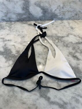 BNWOT Victoria’s Secret Black White Contrast Triangle Bikini Top Halter Size L
